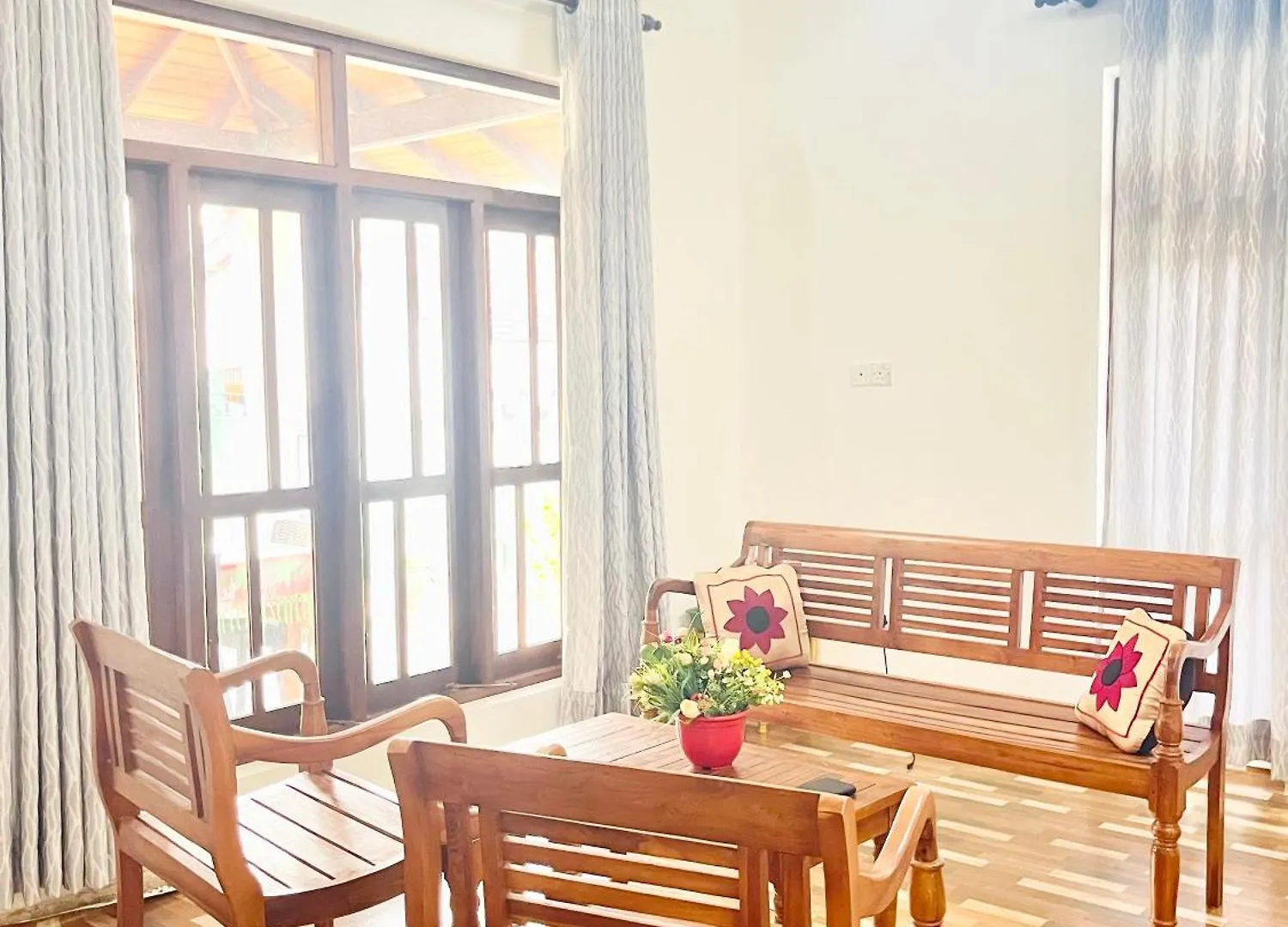 Sebastian Family Villa Negombo